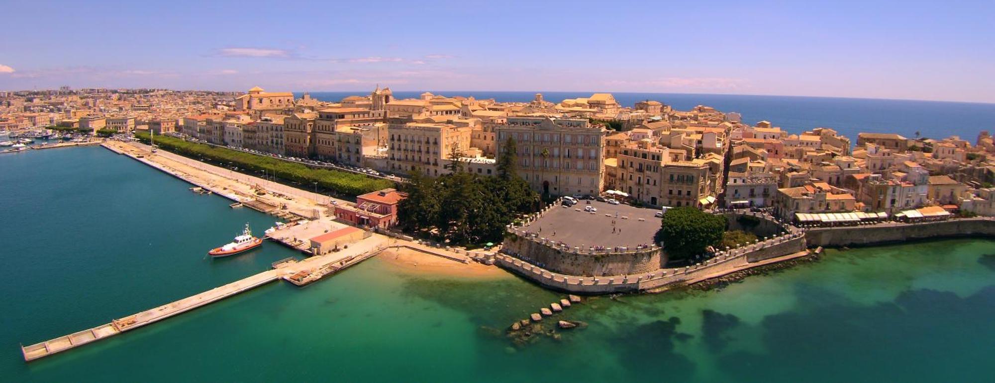 Maniace Sea View Apartment By Ortigia Apartments 锡拉库扎 外观 照片